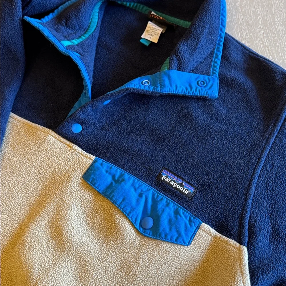 Patagonia Men's Blue and Tan Synchilla Pullover - Picture 2 of 5